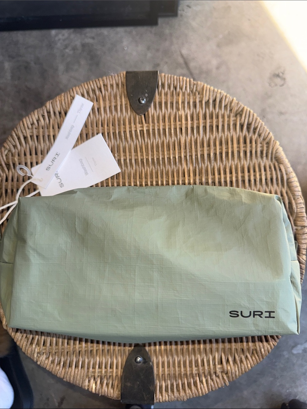 Light Sage Cosmetic Pouch – Sleek Travel Makeup Case